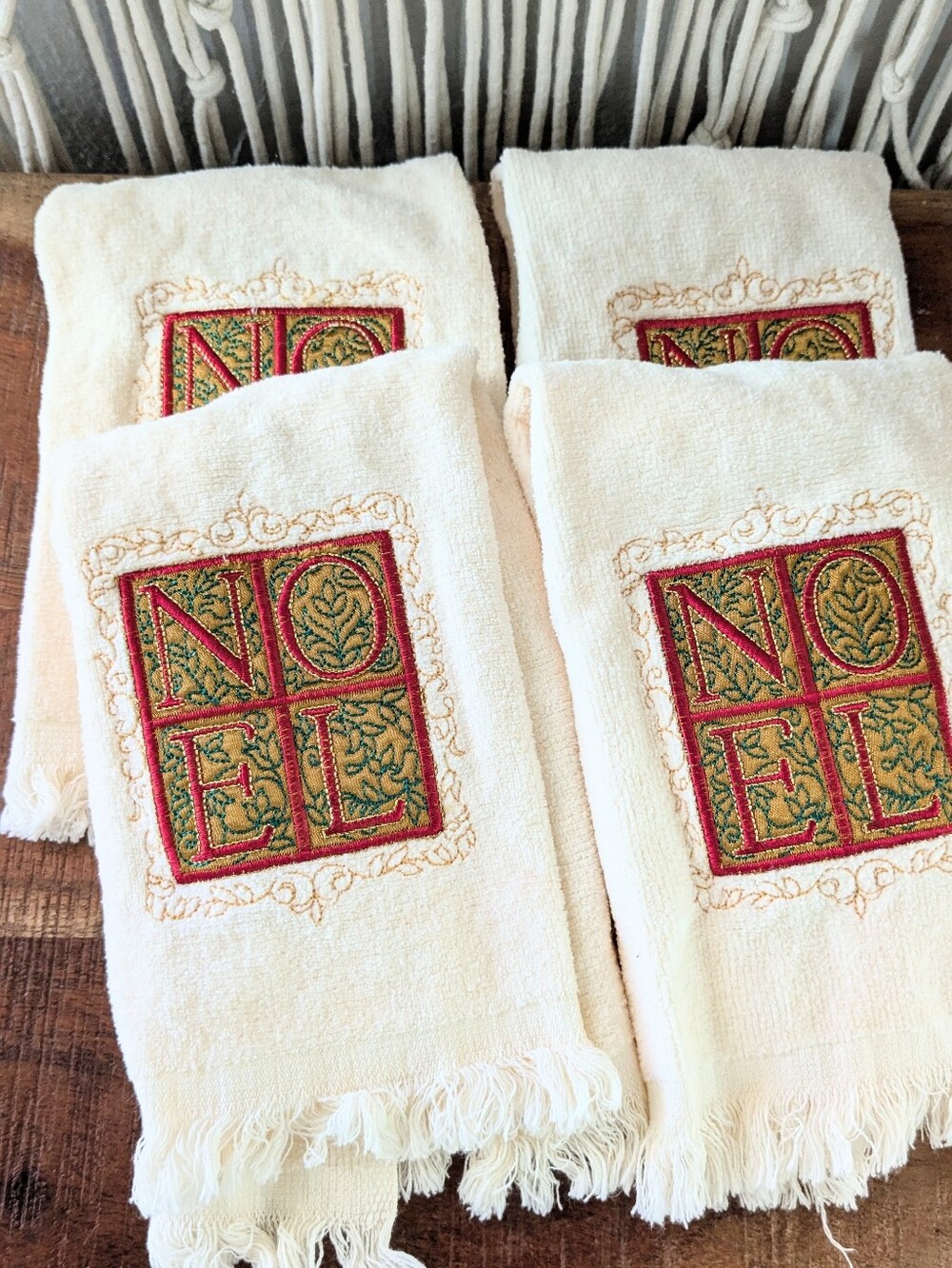 Christmas Hand Towels Embroidered Fringed Vintage Noel Set of 4